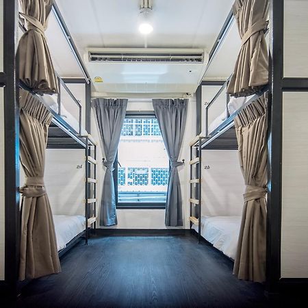 Moon House Hostel Bangkok Esterno foto