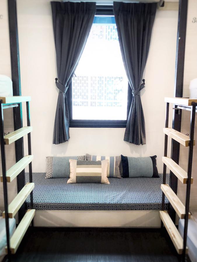 Moon House Hostel Bangkok Esterno foto