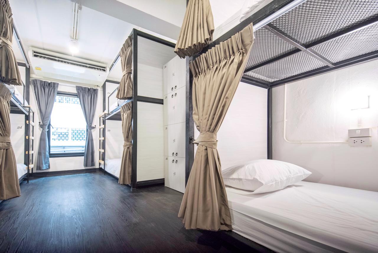 Moon House Hostel Bangkok Esterno foto