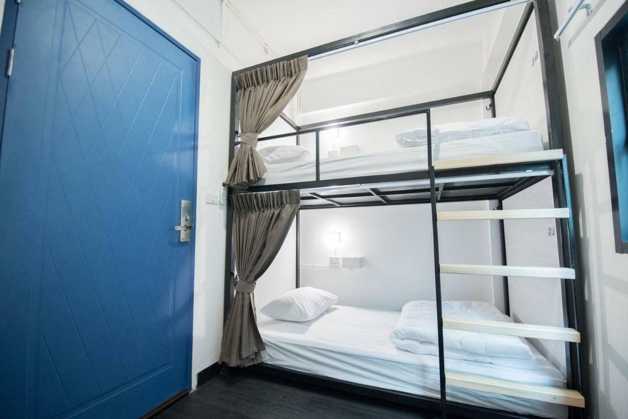 Moon House Hostel Bangkok Esterno foto